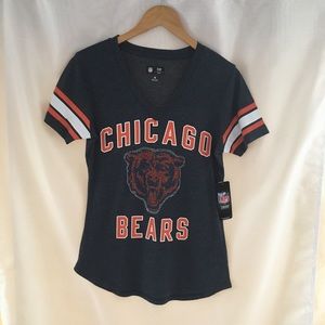 NWT NFL Chicago Bears V-Neck tee sz s